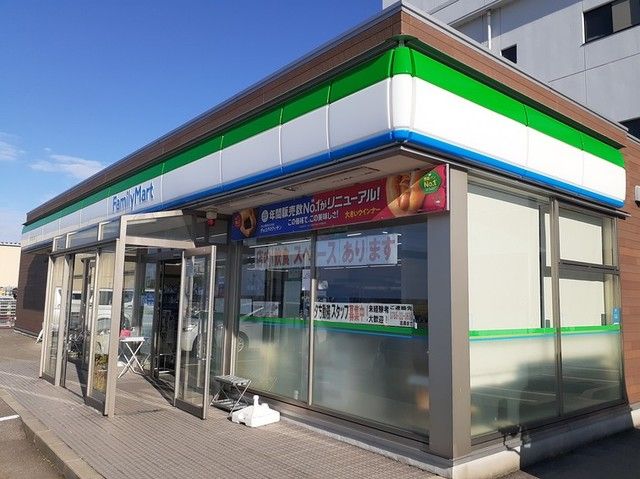 近くのコンビニまで850m（徒歩11分）