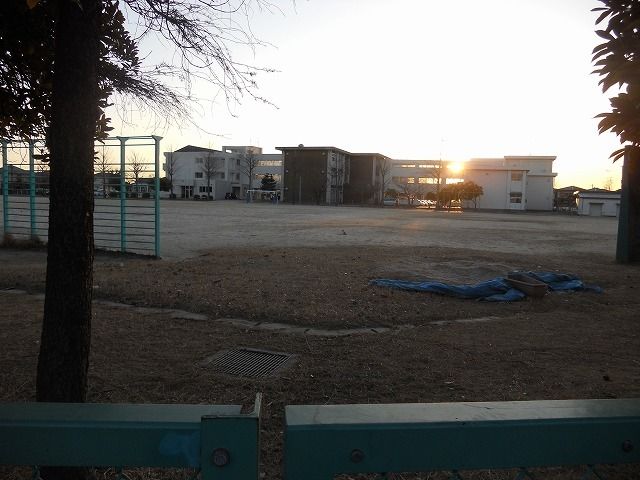 近くの市原市立千種小学校まで400m（徒歩5分）