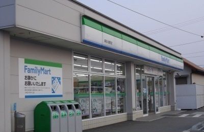 近くのコンビニまで1,200m（徒歩15分）