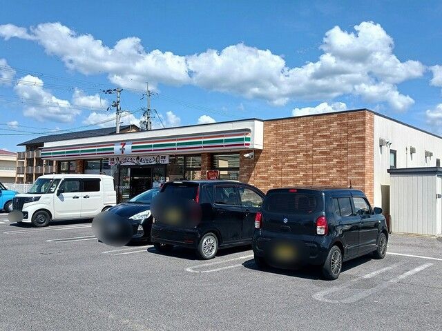 近くのセブンイレブン愛知川豊満店様まで1,500m(徒歩19分)