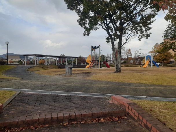 近くの八ツ並公園まで270m(徒歩4分)