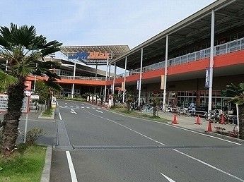 近くのスーパーまで600m（徒歩8分）