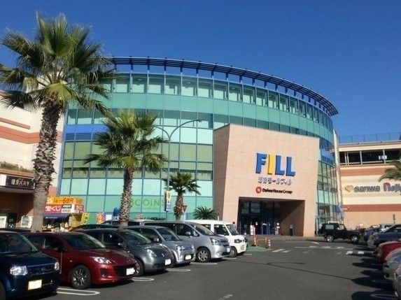 近くの湘南モールフィルまで700m（徒歩9分）