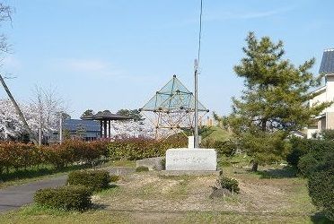 近くの新飯田公園まで900m（徒歩12分）