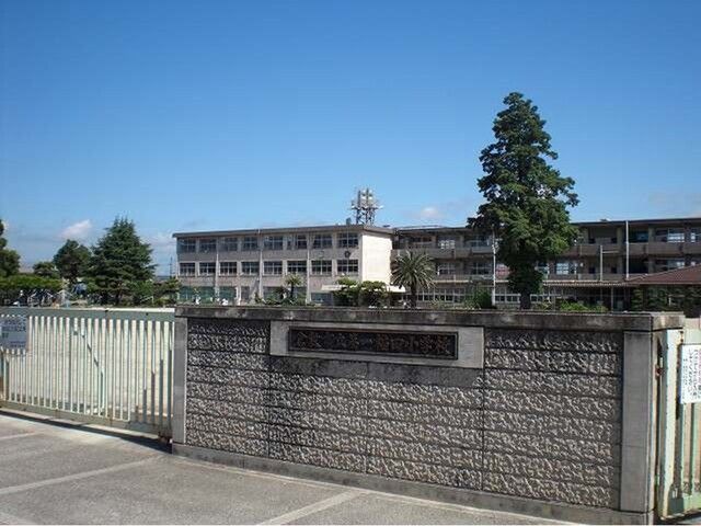 近くの第一福田小学校まで600m(徒歩8分)