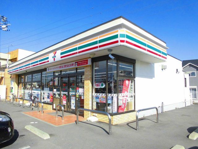 近くのセブンイレブンまで900m（徒歩12分）