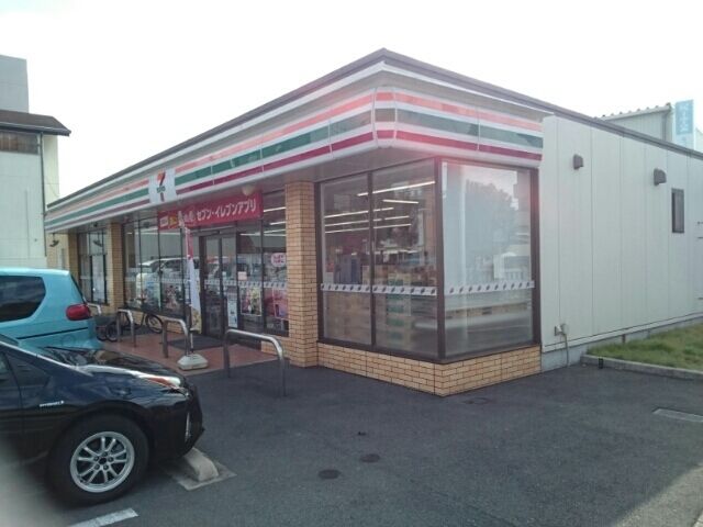 近くのセブンイレブンまで190m（徒歩3分）