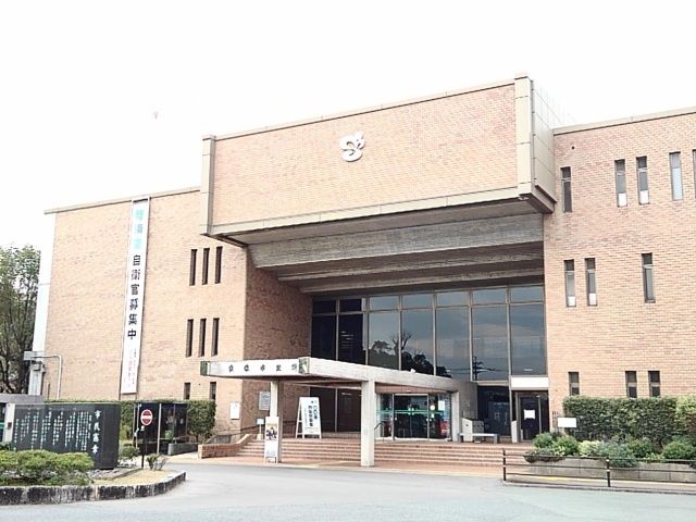 近くの宗像市役所まで5,000m（徒歩63分）