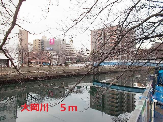 近くの施設まで5m（徒歩1分）