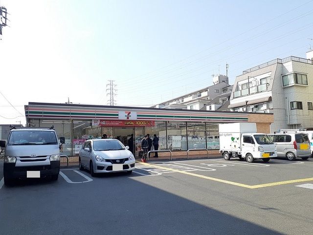 近くのセブン　さいたま文蔵3丁目店まで240m（徒歩3分）