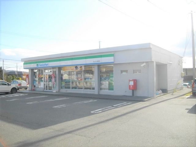 近くのファミリーマート北上さくら通りまで550m（徒歩7分）