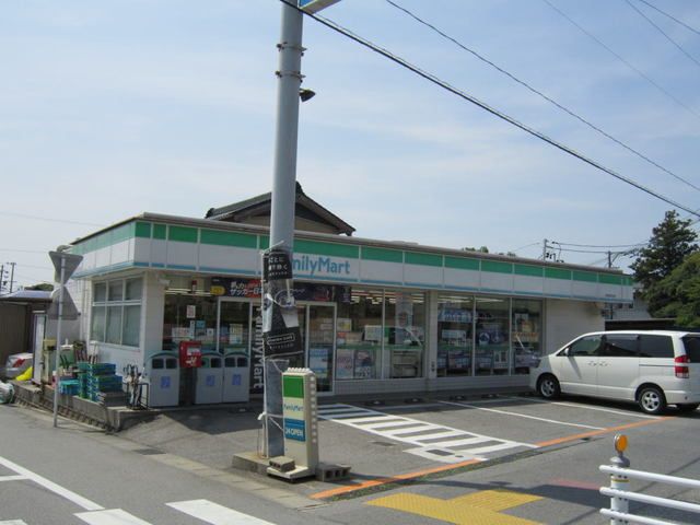 近くのファミリーマート幸田芦谷店まで100m(徒歩2分)
