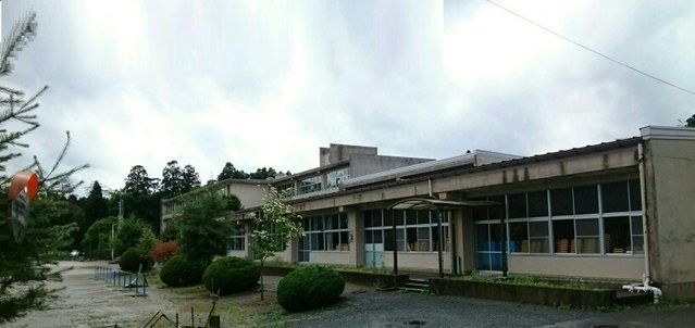 近くの小学校まで850m（徒歩11分）