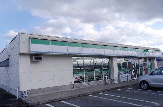 近くのコンビニまで850m（徒歩11分）