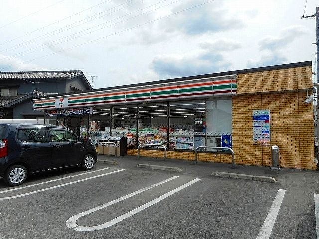 近くのセブンイレブン福山新市町まで550m（徒歩7分）