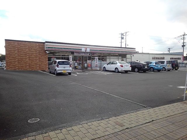 近くのコンビニまで1,280m（徒歩16分）