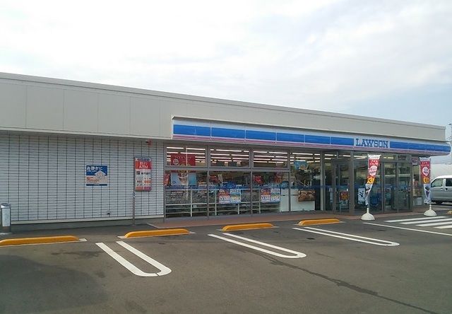 近くのローソン福島宮代店まで600m(徒歩8分)