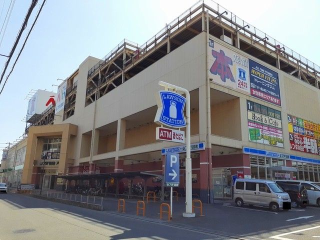 近くのフタバ図書まで700m（徒歩9分）