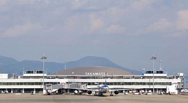 近くの高松空港さんまで3,500m（徒歩44分）