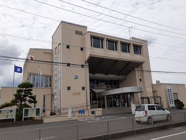 近くの役所まで2,590m（徒歩33分）