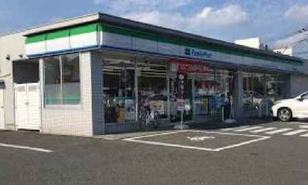 近くのファミリーマート麻溝小前店まで240m(徒歩3分)