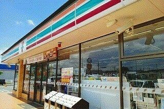 近くのセブンイレブンまで100m（徒歩2分）