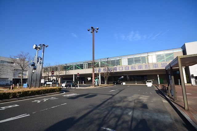 近くの駅まで1,100m（徒歩14分）