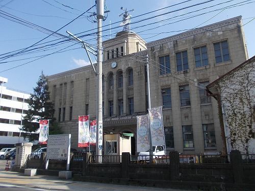 近くの会津若松市役所まで1,900m（徒歩24分）
