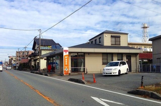 近くの御殿場富士岡郵便局まで450m（徒歩6分）
