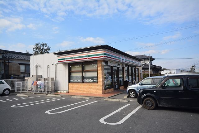 近くのセブンイレブンまで550m（徒歩7分）
