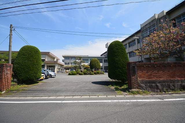 近くの豊津小学校まで600m（徒歩8分）