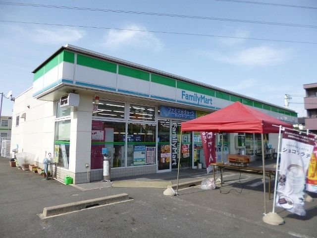 近くのファミリーマート　味岡店まで110m（徒歩2分）