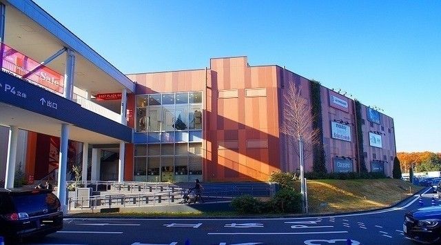 近くの三井アウトレットパーク 入間まで1,600m（徒歩20分）