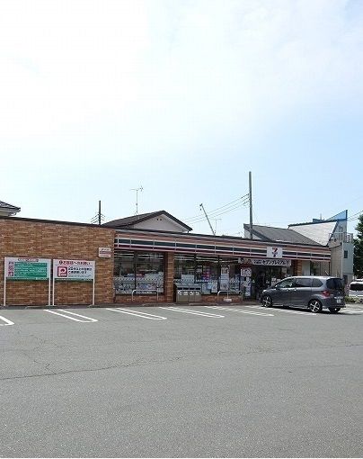 近くのセブンイレブンまで400m(徒歩5分)