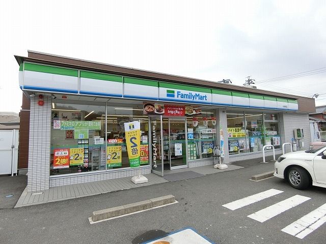 近くのファミリーマート 大垣牧野店まで550m（徒歩7分）