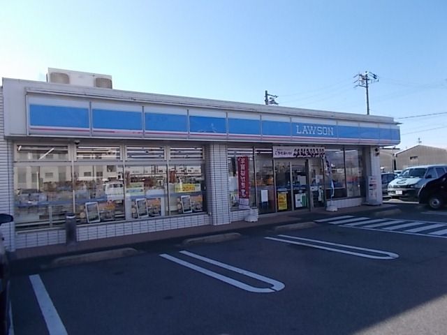 近くのコンビニまで400m（徒歩5分）