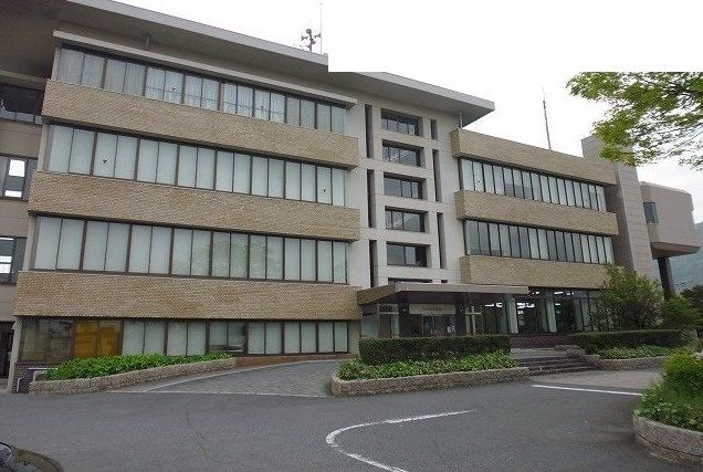 近くの大野支所まで1,800m（徒歩23分）