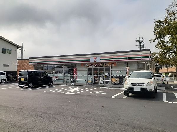 近くのセブン-イレブン 唐津鏡神社店まで220m(徒歩3分)