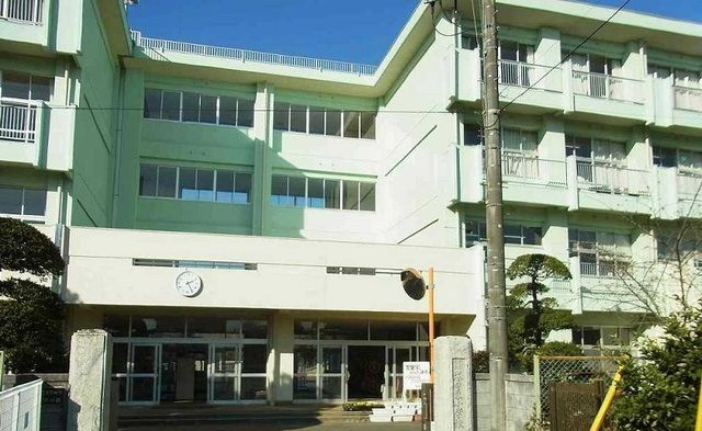 近くの千葉市立誉田東小学校まで1,000m（徒歩13分）