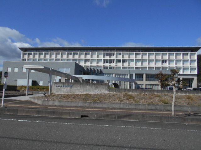 近くの病院まで1,600m（徒歩20分）