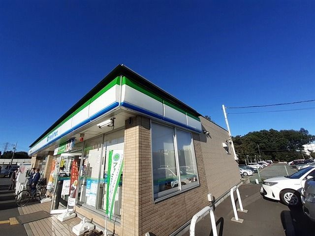 近くのコンビニまで500m（徒歩7分）