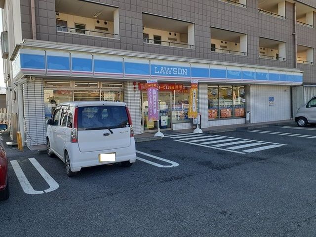 近くのローソン春日居鎮目店まで600m(徒歩8分)
