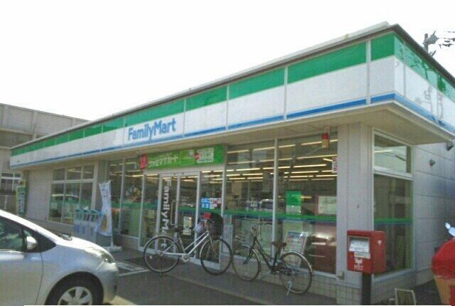 近くのファミリーマート高松町店さんまで790m（徒歩10分）
