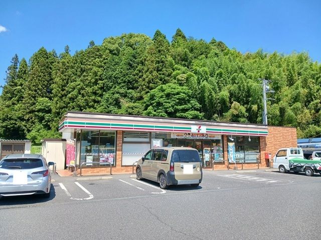 近くのセブンイレブン熊毛インター店まで1,600m(徒歩20分)
