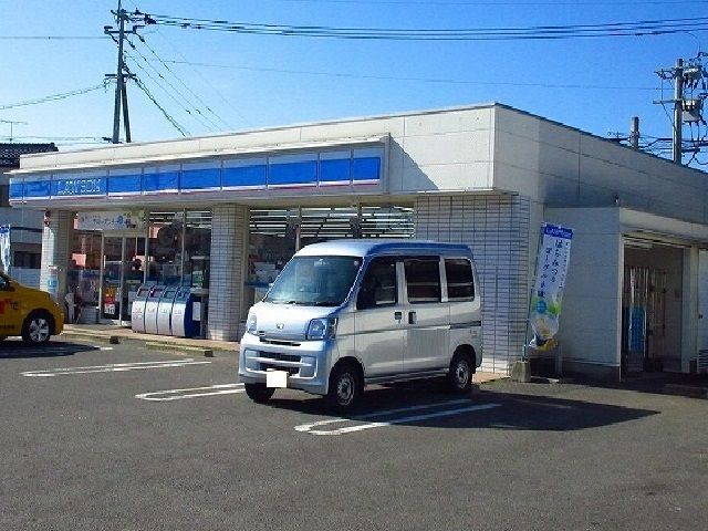 近くのローソン巨勢店まで270m(徒歩4分)
