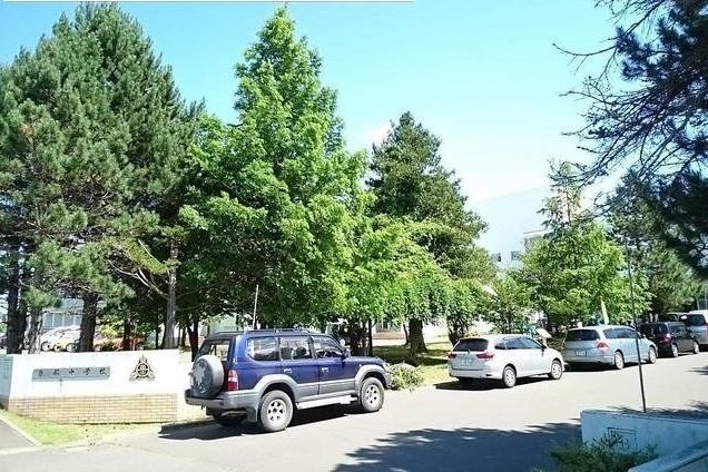 近くの東部中学校まで350m（徒歩5分）