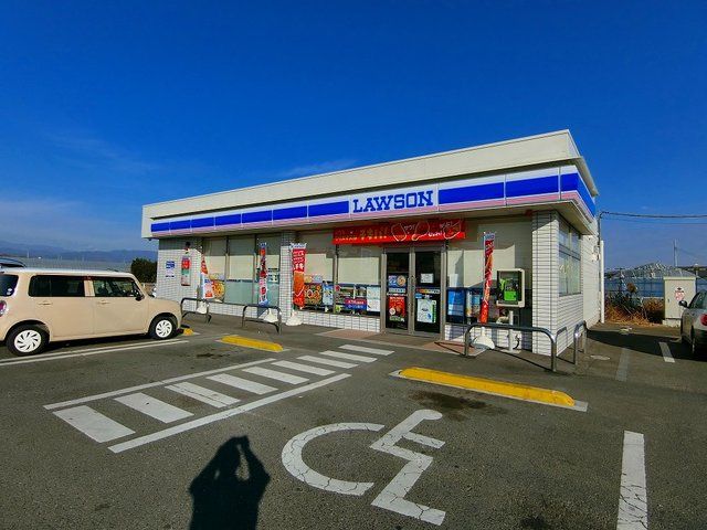 近くのコンビニまで950m（徒歩12分）