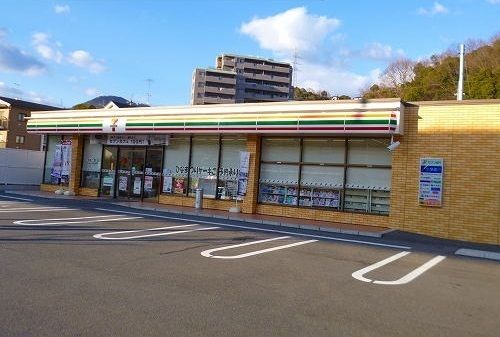 近くのセブンイレブンまで390m（徒歩5分）