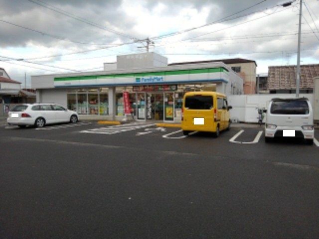 近くのコンビニまで140m（徒歩2分）