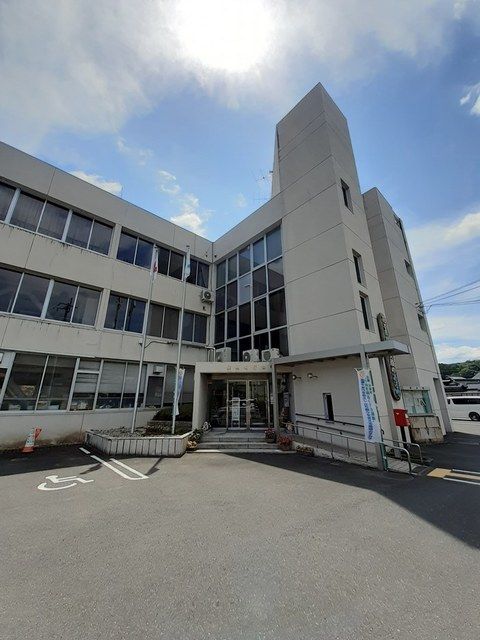 近くの美咲町役場まで1,800m（徒歩23分）